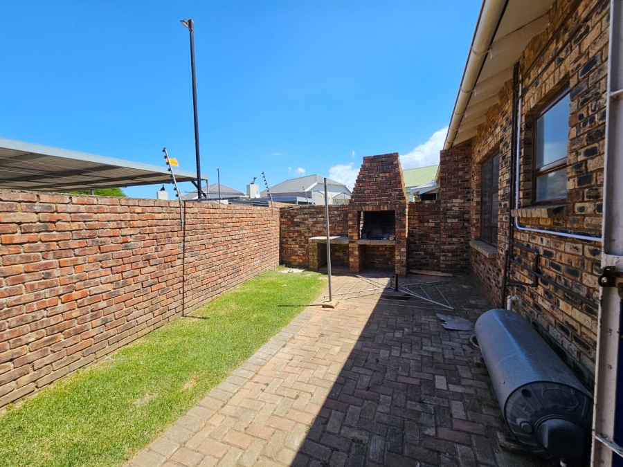 2 Bedroom Property for Sale in C Place Eastern Cape